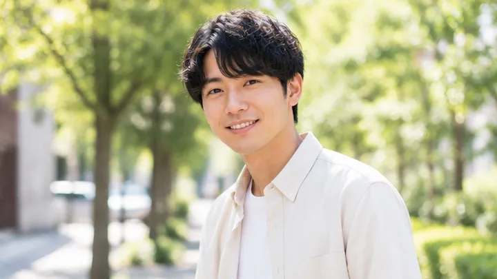 マッチングアプリの写真で「笑顔が苦手」な人へ!ひきつらないコツと笑顔以外の好印象テク